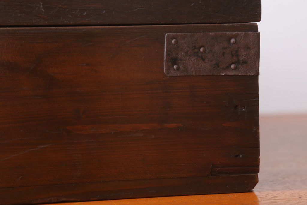 アンティーク家具　アンティーク　古い木製のコレクションボックス(2)