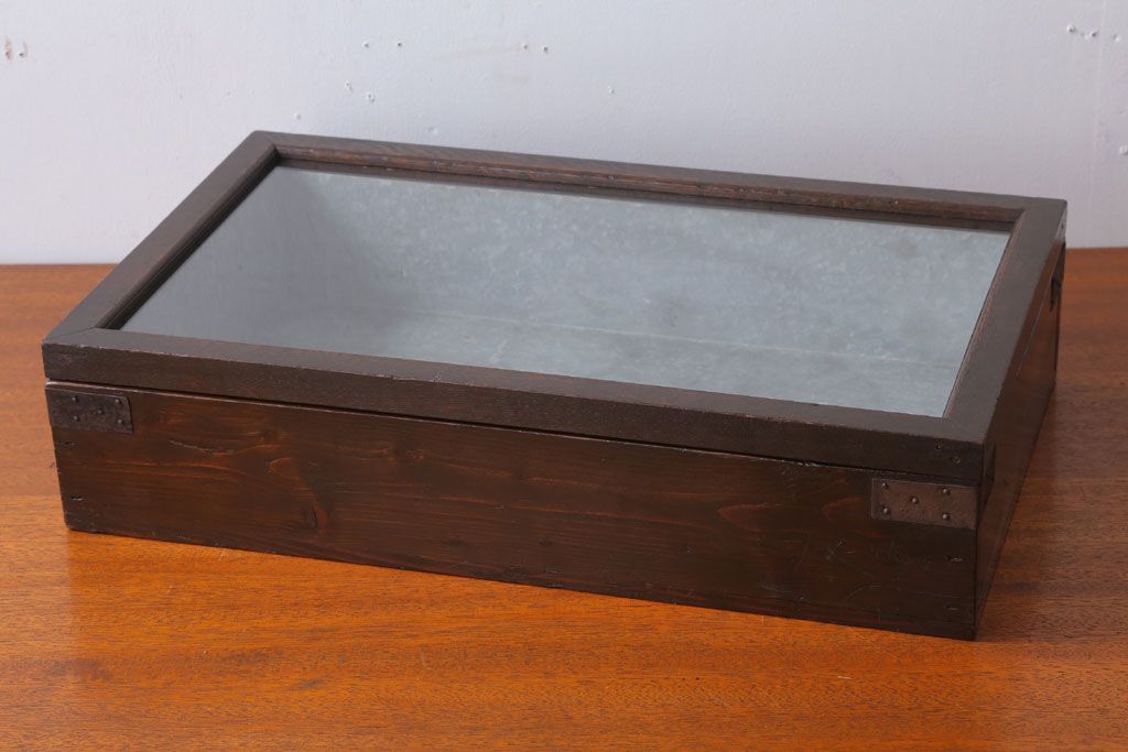 アンティーク家具　アンティーク　古い木製のコレクションボックス(2)