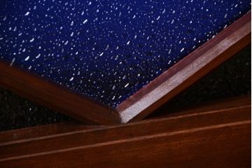 大正ロマン　当時物色ガラス!総欅材のアンティーク明り取り(1)