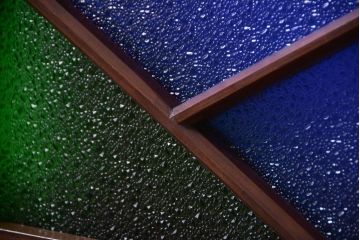 大正ロマン　当時物色ガラス!総欅材のアンティーク明り取り(1)