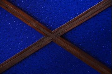 大正ロマン　当時物色ガラス!総欅材のアンティーク明り取り(1)