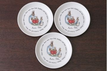 アンティーク雑貨　中古　イギリスWedgwood(ウェッジウッド)　ピーターラビット　コンポート皿3枚セット