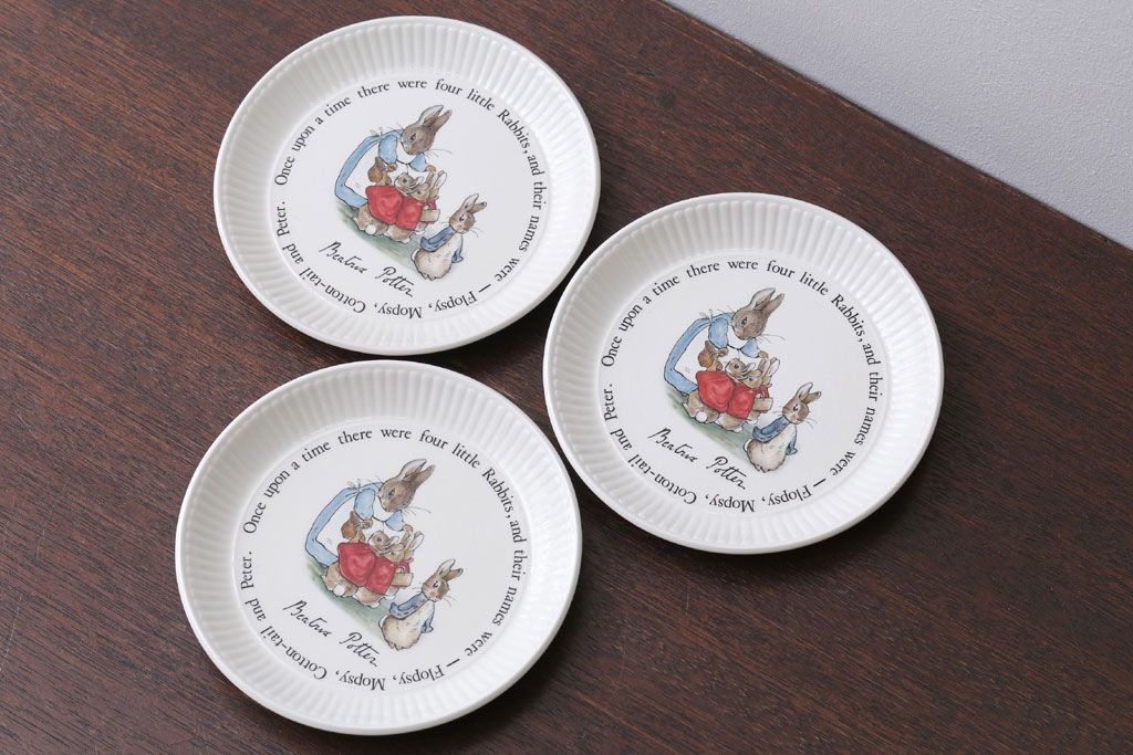 アンティーク雑貨　中古　イギリスWedgwood(ウェッジウッド)　ピーターラビット　コンポート皿3枚セット
