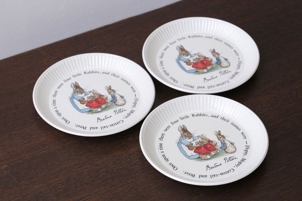 アンティーク雑貨　中古　イギリスWedgwood(ウェッジウッド)　ピーターラビット　コンポート皿3枚セット