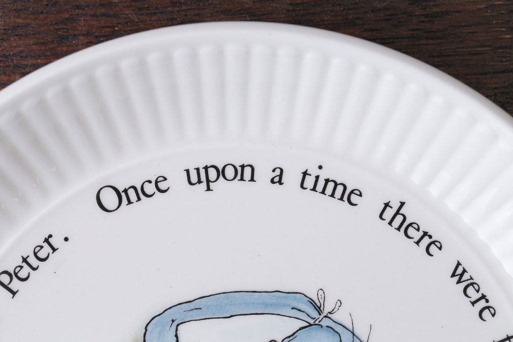 アンティーク雑貨　中古　イギリスWedgwood(ウェッジウッド)　ピーターラビット　コンポート皿3枚セット
