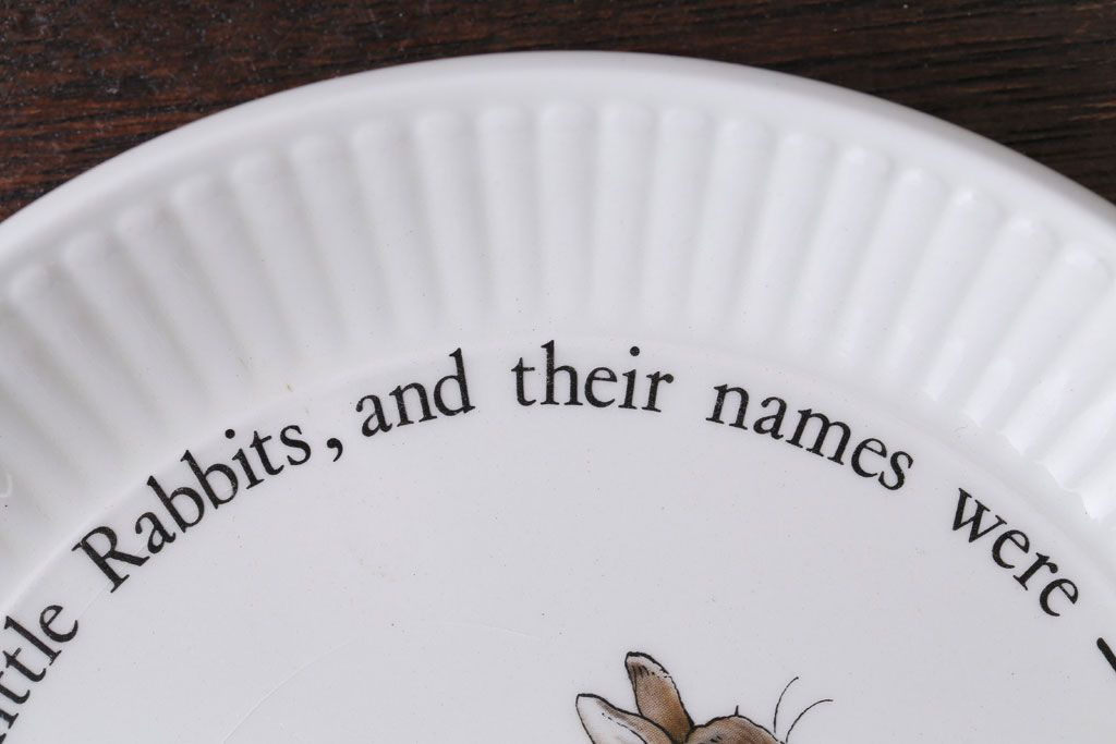 アンティーク雑貨　中古　イギリスWedgwood(ウェッジウッド)　ピーターラビット　コンポート皿3枚セット