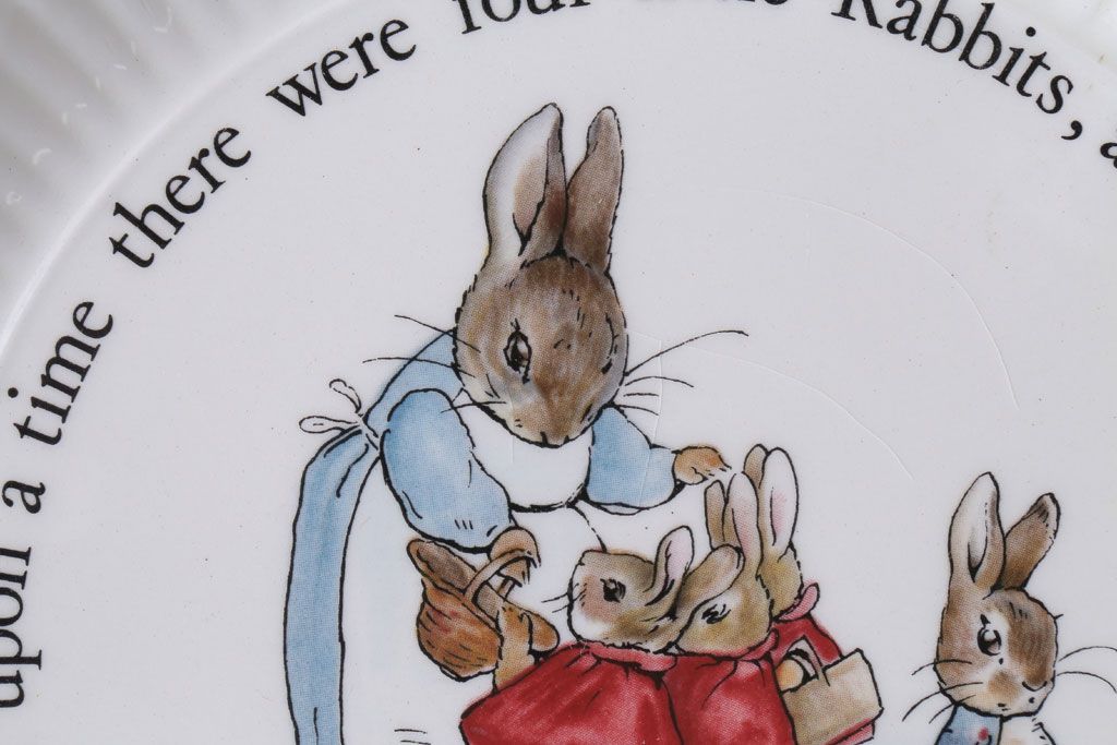 アンティーク雑貨　中古　イギリスWedgwood(ウェッジウッド)　ピーターラビット　コンポート皿3枚セット