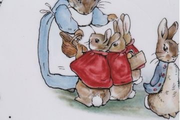 アンティーク雑貨　中古　イギリスWedgwood(ウェッジウッド)　ピーターラビット　コンポート皿3枚セット