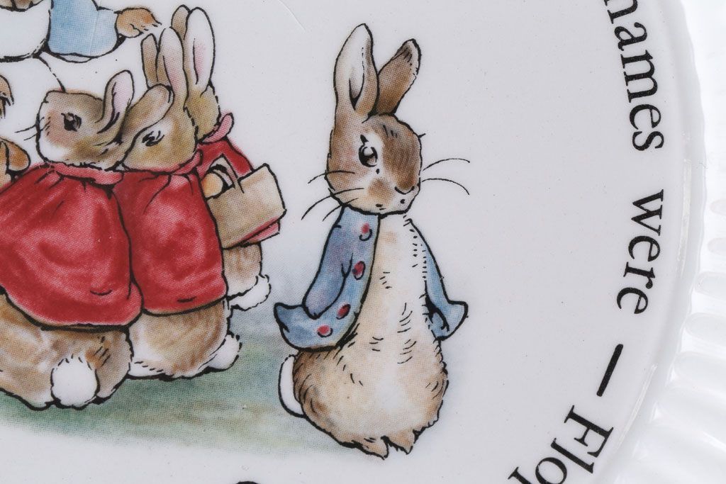 アンティーク雑貨　中古　イギリスWedgwood(ウェッジウッド)　ピーターラビット　コンポート皿3枚セット