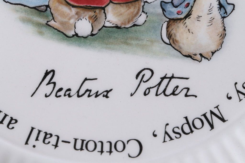 アンティーク雑貨　中古　イギリスWedgwood(ウェッジウッド)　ピーターラビット　コンポート皿3枚セット