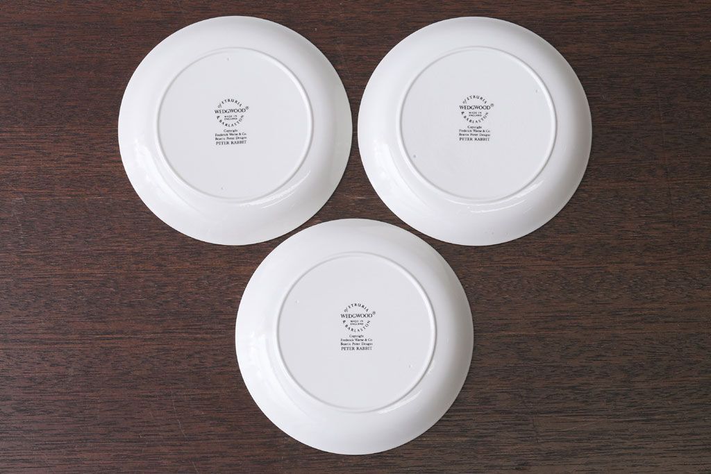 アンティーク雑貨　中古　イギリスWedgwood(ウェッジウッド)　ピーターラビット　コンポート皿3枚セット