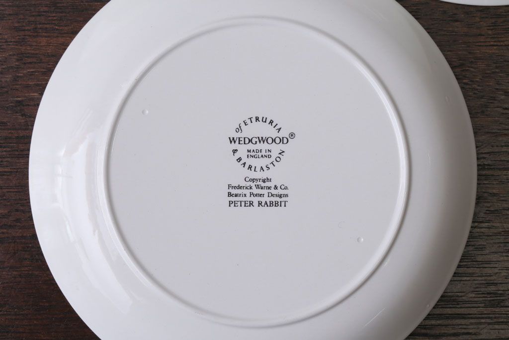 アンティーク雑貨　中古　イギリスWedgwood(ウェッジウッド)　ピーターラビット　コンポート皿3枚セット