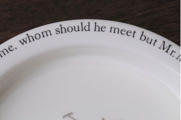 アンティーク雑貨　中古　イギリスWedgwood(ウェッジウッド)　ピーターラビット　深皿とティーカップソーサー2点セット