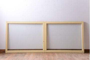 昭和レトロ　銀モールガラス入り!クリーム色ペイントの引き戸2枚セット