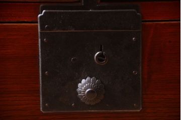 アンティーク家具　古民具・骨董　明治〜大正期　前面欅材!アンティーク時代箪笥ローボード(衣装箪笥)