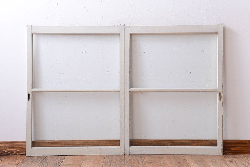 アンティークペイント　レトロな小さいガラス戸2枚セット(窓)