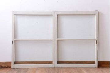 アンティークペイント　レトロな小さいガラス戸2枚セット(窓)