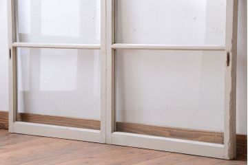 アンティークペイント　レトロな小さいガラス戸2枚セット(窓)