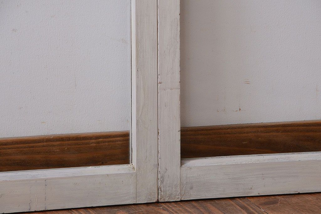 アンティークペイント　レトロな小さいガラス戸2枚セット(窓)