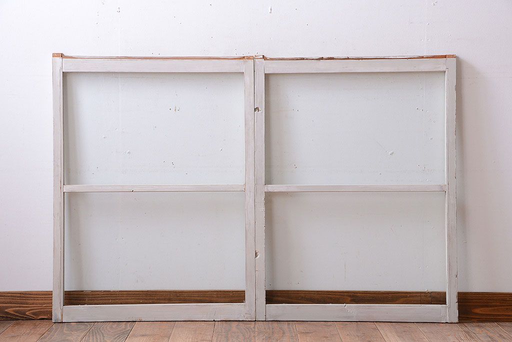 アンティークペイント　レトロな小さいガラス戸2枚セット(窓)