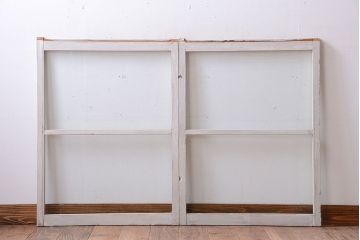 アンティークペイント　レトロな小さいガラス戸2枚セット(窓)