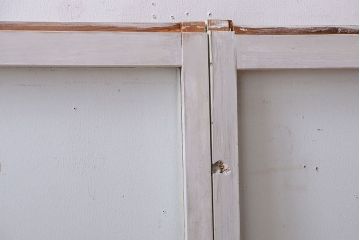 アンティークペイント　レトロな小さいガラス戸2枚セット(窓)