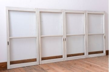 アンティークペイント　レトロな小さいガラス戸4枚セット(窓)