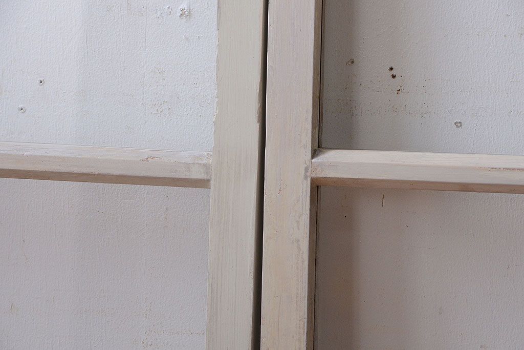 アンティークペイント　レトロな小さいガラス戸4枚セット(窓)