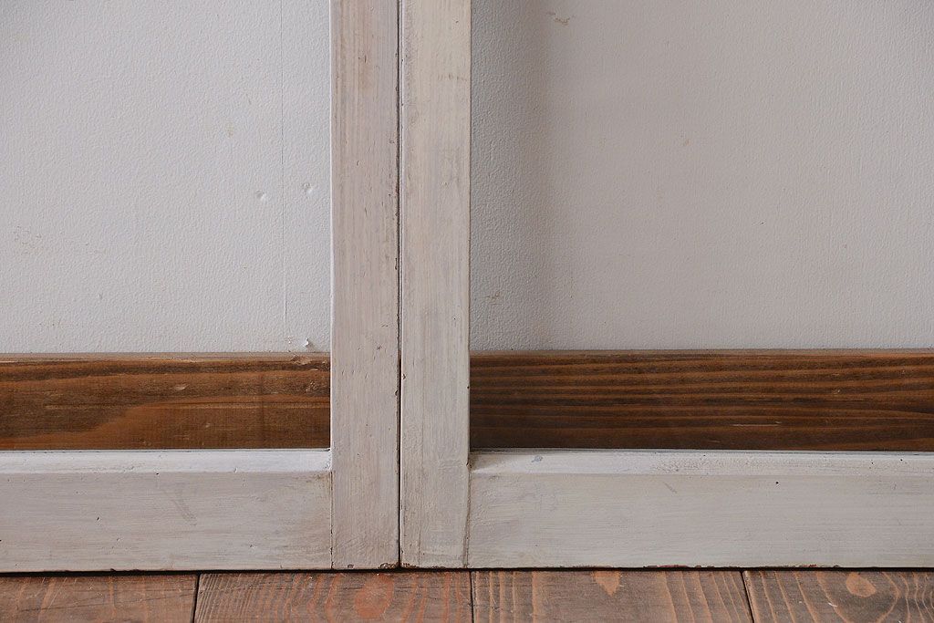 アンティークペイント　レトロな小さいガラス戸4枚セット(窓)