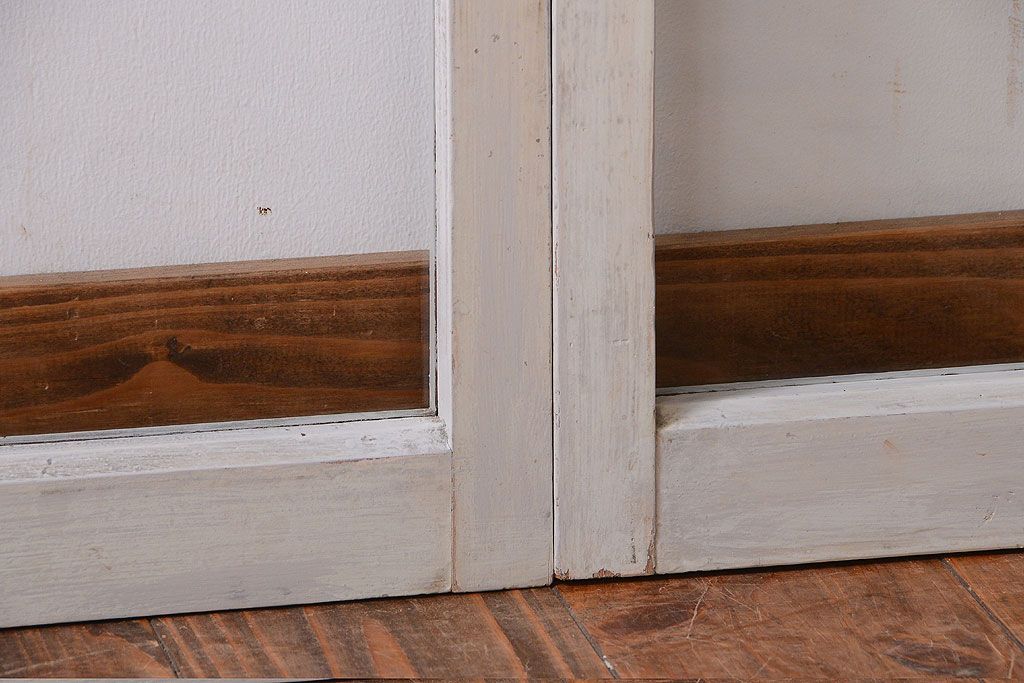 アンティークペイント　レトロな小さいガラス戸4枚セット(窓)