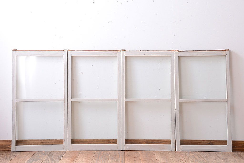 アンティークペイント　レトロな小さいガラス戸4枚セット(窓)