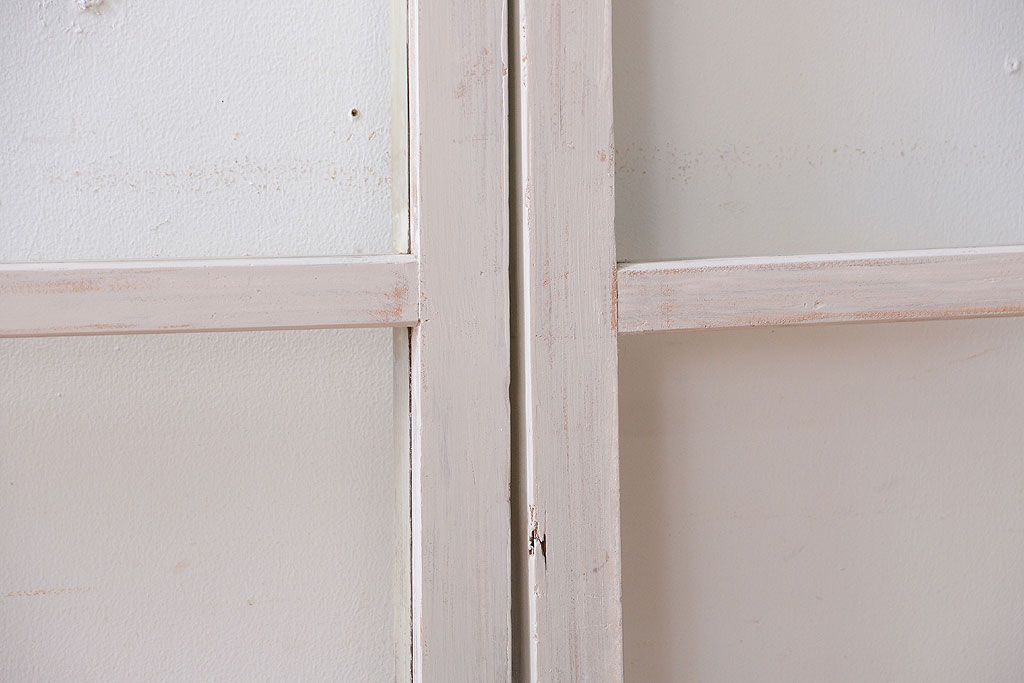 アンティークペイント　レトロな小さいガラス戸4枚セット(窓)