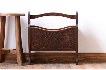 中古　民芸家具　軽井沢彫りのマガジンラック