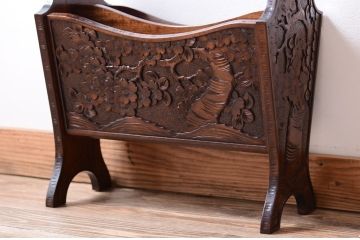 中古　民芸家具　軽井沢彫りのマガジンラック