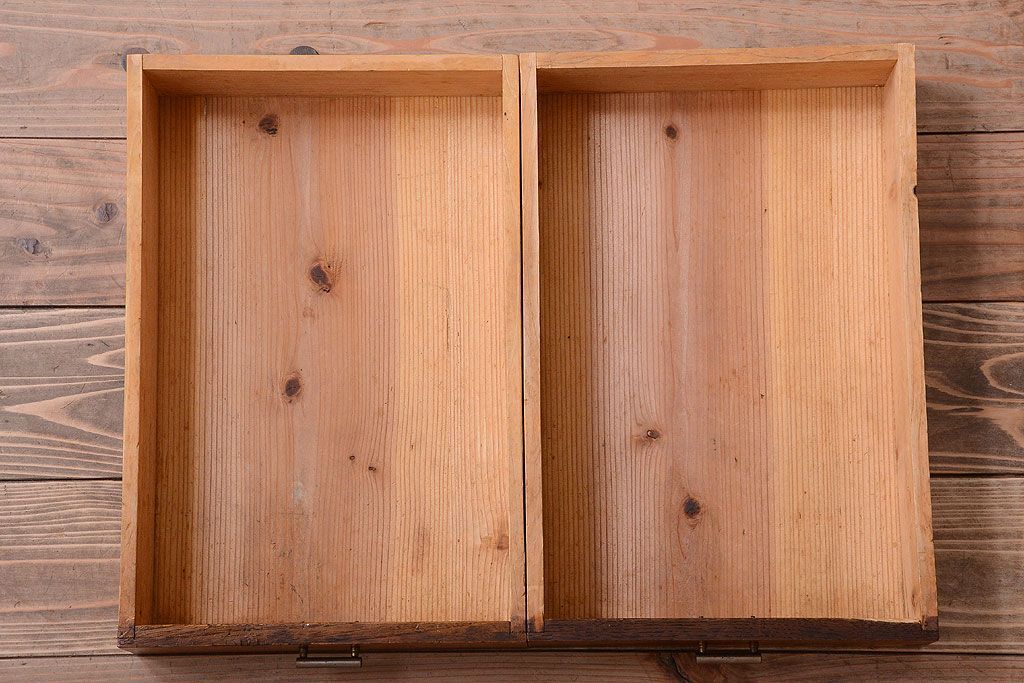 アンティーク家具　和製アンティーク　古い木の2杯小引き出し