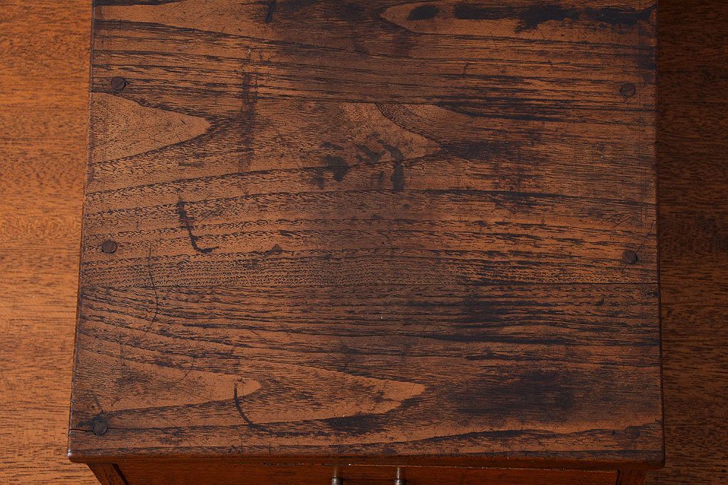 アンティーク家具　和製アンティーク　古い木の2杯小引き出し