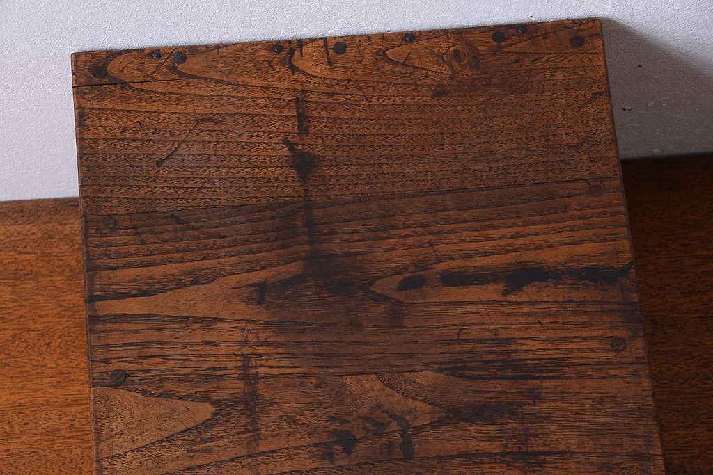 アンティーク家具　和製アンティーク　古い木の2杯小引き出し