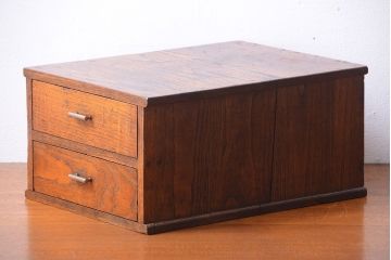 アンティーク家具　和製アンティーク　古い木の2杯小引き出し