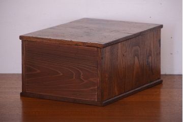 アンティーク家具　和製アンティーク　古い木の2杯小引き出し