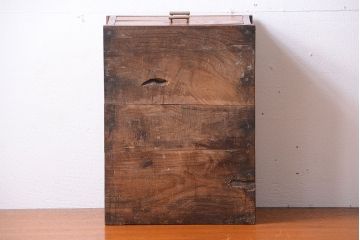 アンティーク家具　和製アンティーク　古い木の2杯小引き出し