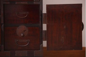 アンティーク家具　古民具・骨董　明治〜大正　前面栗材!アンティーク最上箪笥(2)