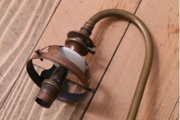 イギリスアンティーク　上品な古い壁掛けシェード(壁掛け照明)