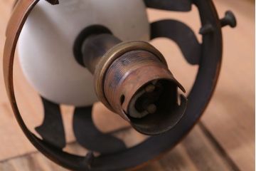 イギリスアンティーク　上品な古い壁掛けシェード(壁掛け照明)