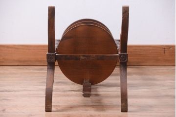 アンティーク雑貨　イギリスアンティーク　ウォールナット材の折り畳み式ケーキスタンド(1)