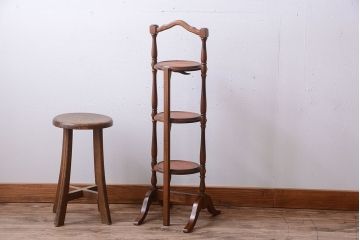 アンティーク家具　イギリスアンティーク　ウォールナット材の折り畳み式ケーキスタンド(2)