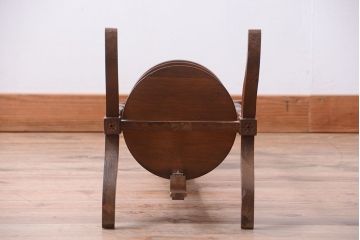アンティーク家具　イギリスアンティーク　ウォールナット材の折り畳み式ケーキスタンド(2)
