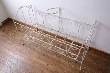 アンティーク家具　イギリスアンティーク　アイアン製　シャビーな風合いのフォールディングベビーベッド
