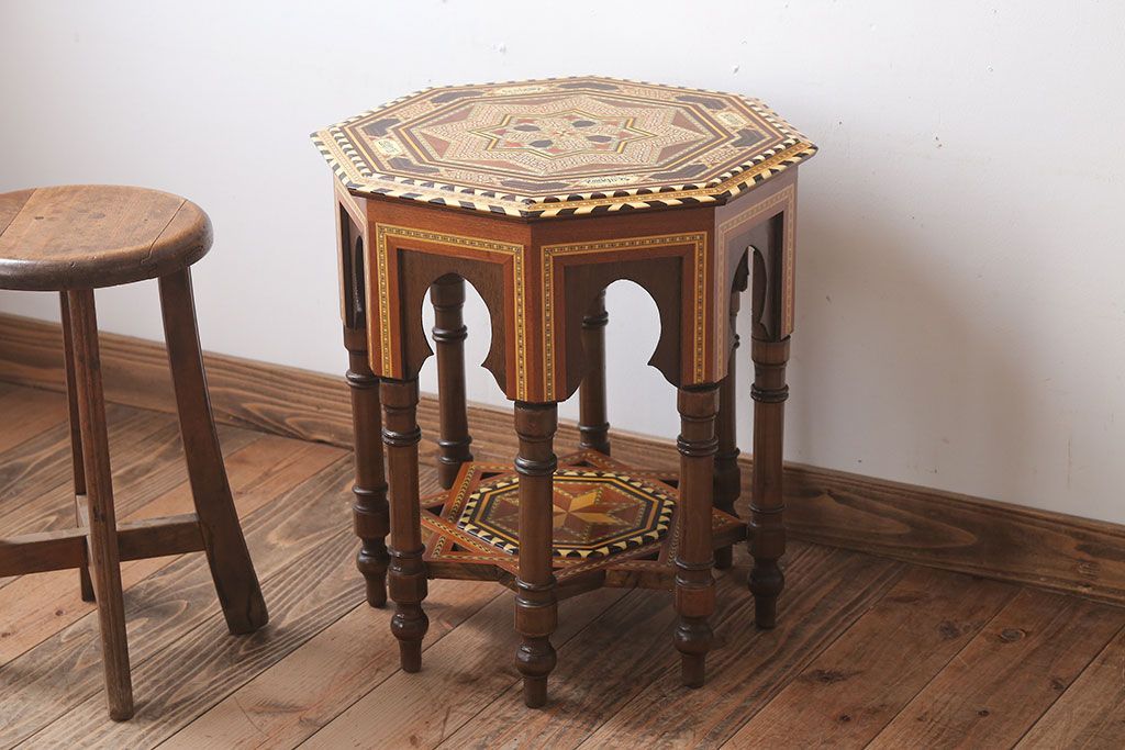 アンティーク雑貨　中古　アジアンテイスト　小物収納付き!サイドテーブル