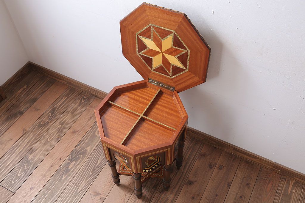 アンティーク雑貨　中古　アジアンテイスト　小物収納付き!サイドテーブル