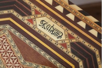 アンティーク雑貨　中古　アジアンテイスト　小物収納付き!サイドテーブル